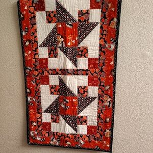 Festive Valentine Star Patchwork Quilted Homemade Table Runner Red & Black BPD
